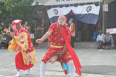 草苅神社で行なわれる「鬼舞つぶろさし」