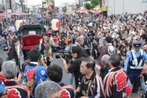 能年玲奈　あまちゃんロケ地の秋祭に参加して観客13.8万人