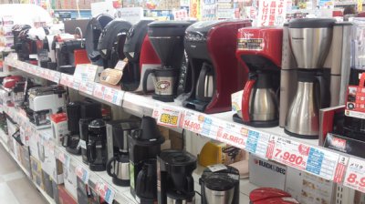 家電量販店には目移りするほどのコーヒーマシンが並んでいる