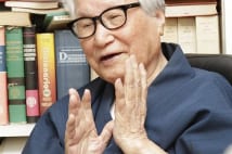 信長・秀吉らのイメージに影響与えた100歳言語学者の長寿法