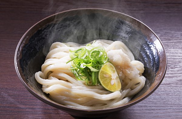 「香川　一福」の醤油うどん（温小）