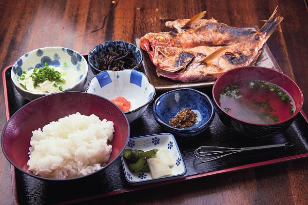 「食堂おさか」のきんめだい干物定食