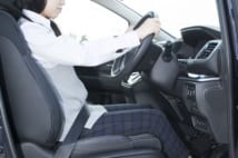 女性運転手には「シートベルトと体の位置が合わないこと」多い