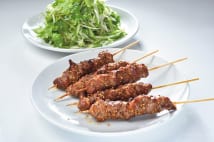 鍋、串、丸焼き…　東京の「羊肉グルメ」は百花繚乱