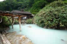 秘湯の魅力は山奥に1～2時間かけて行く旅気分と温泉研究家