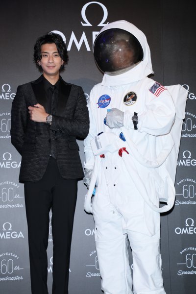 三浦翔平がオメガのイベント登場 宇宙飛行士と2ショット Newsポストセブン