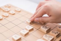 趣味としての「将棋」にかかる費用　数千円でプロと対局も