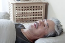 寝相がいい自慢はするな　寝返りOK、睡眠は「横向き」推奨