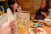 写真トーク、元カノ話…、女性が「途中で帰りたくなる飲み会」とは？