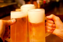 「とりあえず、ビール」は深酔いしないためには正解