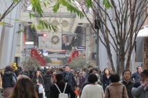 シャッター通りとなった高松の商店街　住む街に転換し再生へ