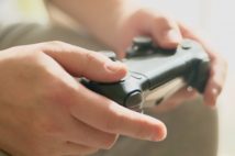 パチンコをやめてゲームを趣味にした男性「むしろ金がかかる」