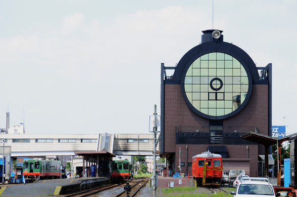 真岡鉄道の真岡駅舎はSLを模したデザイン