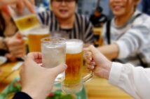 長時間電話、テーブル席占拠…、飲食店でマナーが悪い客は結局損をする