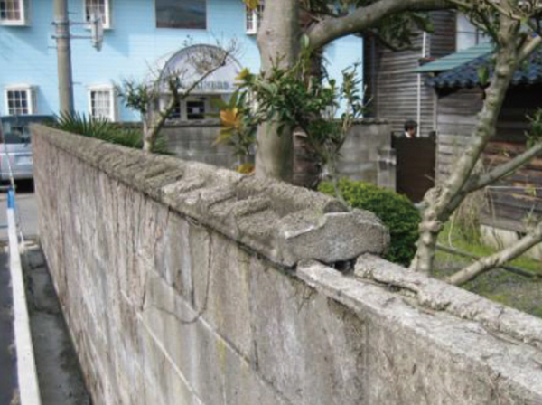 ブロック塀倒壊死亡 過去地震でも 阪神大震災では14人犠牲 Newsポストセブン