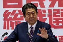 安倍政権、年金支給開始年齢引き上げへ　見えにくい形で準備整えた