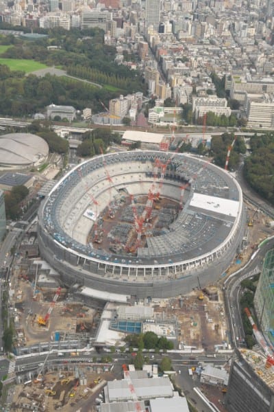 完成まであと13か月の新国立競技場（10月3日撮影）