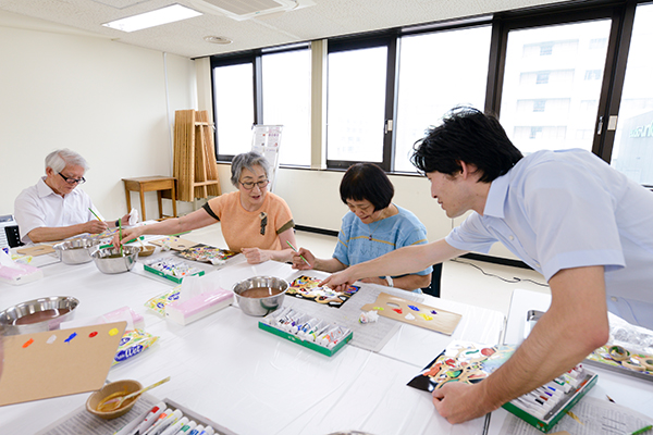 認知症介護現場の芸術療法 上手に描こうとしないのが重要 Newsポストセブン