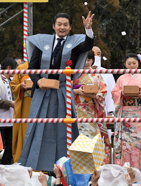 貴乃花 安藤サクラ 水谷千重子 人気者たちの豆まき姿 Newsポストセブン