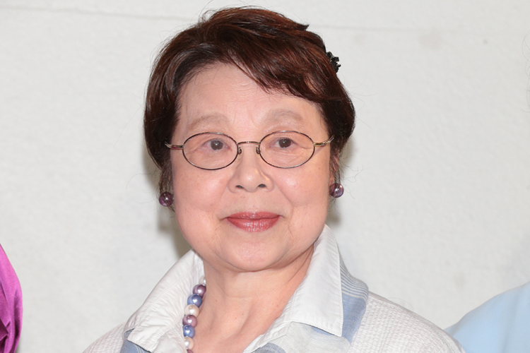 家族が語る市原悦子さんの 兆候 は 背中のこり と 盲腸 Newsポストセブン