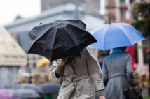 大雨が体験できる施設は連日子供たちで大賑わい（写真／アフロ）