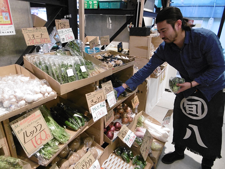 野菜や果物のおいしさを保つには、生育時と同じ状態で保存するのがコツ