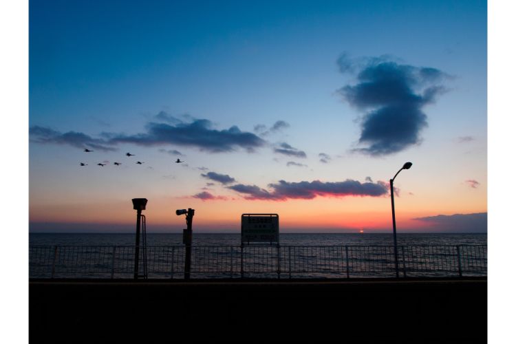 北海道　JR北海道　室蘭本線。1秒ごとに変わりゆく空を目に焼きつけて