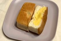 パン好き注目のローソン『Wクリーム角ぱん』、食べたらわかるその凄さ