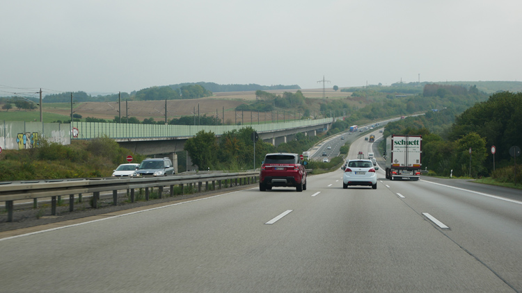 ドイツの高速道路を走りながら あおり運転 問題を考えた Newsポストセブン
