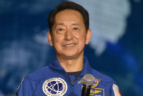 毛利衛氏や山崎直子氏 宇宙飛行士の人生を決定づけた1冊 Newsポストセブン