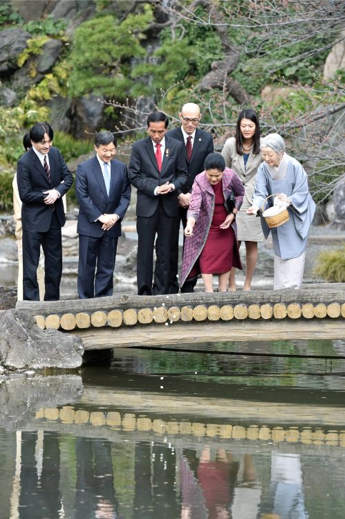 自然豊かな庭園（時事通信フォト）