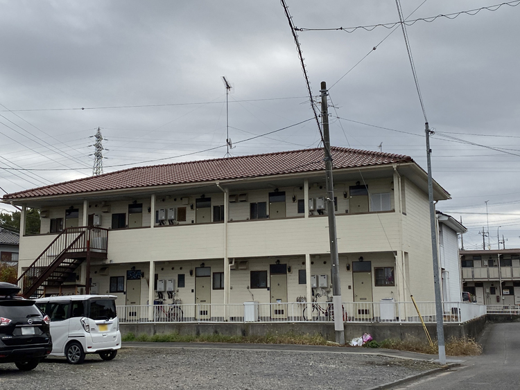 2階右端にある部屋から男女が発見された