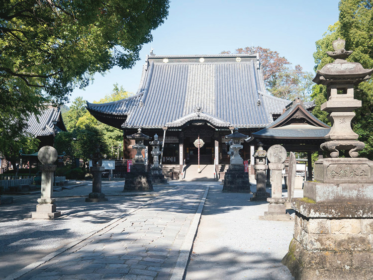 足利義兼によって建立された