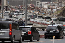 巨大地震が起きた後は車移動が困難に（時事通信フォト）