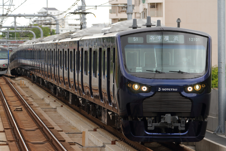 相鉄12000系。写真は直通運転開始前の横浜行き（写真提供：早大鉄研）