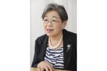 小池百合子氏に「常に笑顔だが目が笑ってないように見える」評