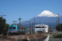 岳南電車はすべての駅から富士山を望める（撮影／桜井寛）