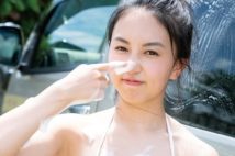 舞子、18才の大型新人が見せるたわわなHカップ