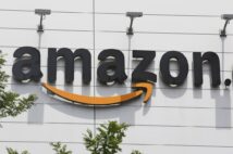 Amazonレビューは便利だが……（時事通信フォト）