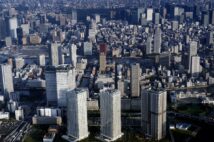 タワマンが林立する晴海、月島の街並み（時事通信フォト）