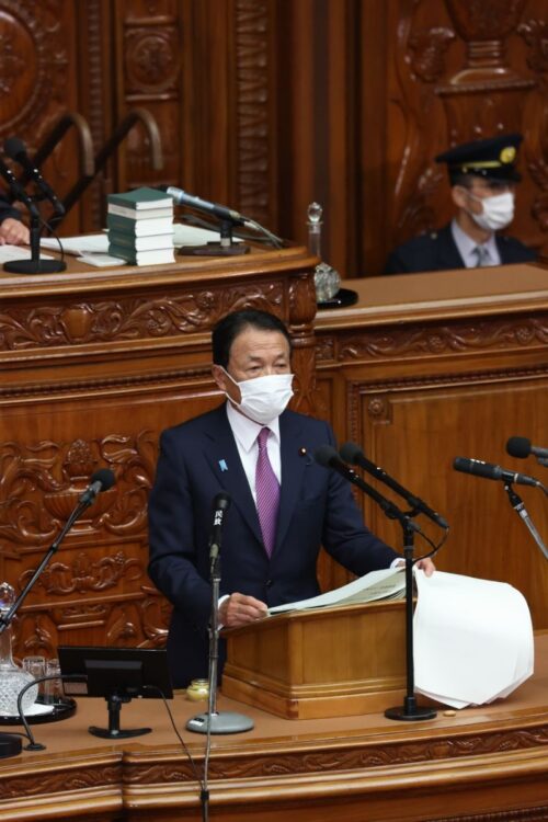 麻生太郎氏