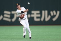 巨人は昨年のルールでも…（写真は坂本勇人選手、時事通信フォト）