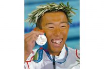 アテネ五輪で銀メダルを獲得した山本貴司（時事通信フォト）