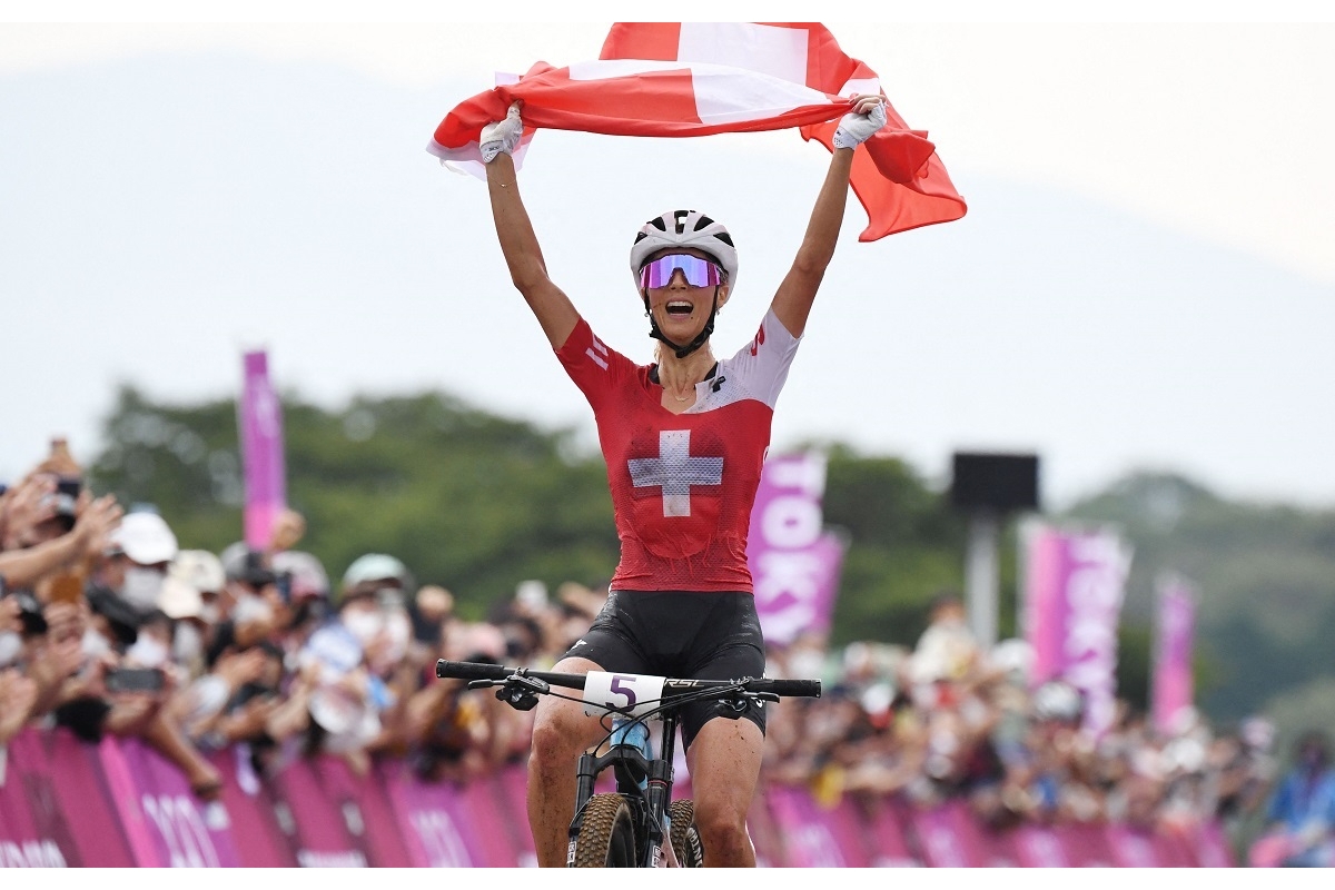 東京五輪 有観客 自転車競技会場 グッズ売り切れ続出の盛況 Newsポストセブン