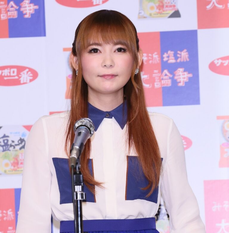 中川翔子、久々ビキニの胸元ボリュームが！ 36歳で「成長中」の秘密｜newsポストセブン