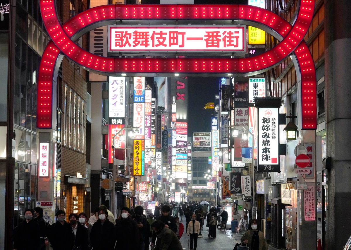 未成年少女17人が一斉補導 歌舞伎町に集う トー横キッズ の危うさ Newsポストセブン