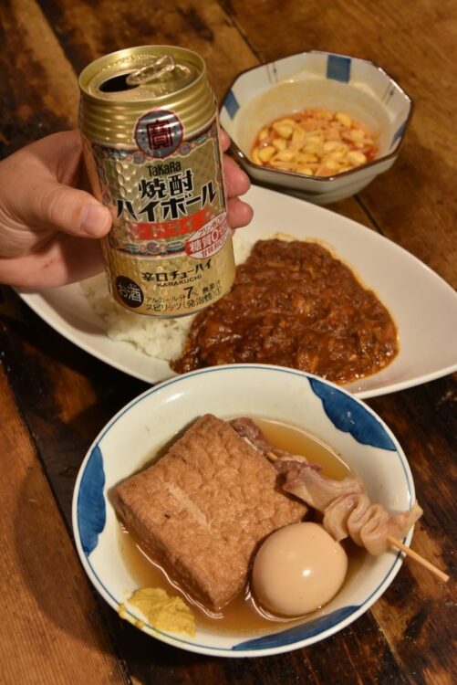 「どんな料理にも合うドライな酒」と、焼酎ハイボールが客らのお気に入り