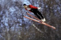 大ジャンプを決め、初の金メダルに輝いた笠谷幸生（写真／フォート・キシモト）