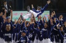 チーム打率は両リーグ最低の2割2分8厘ながら優勝を果たした2011年の落合中日（時事通信フォト）