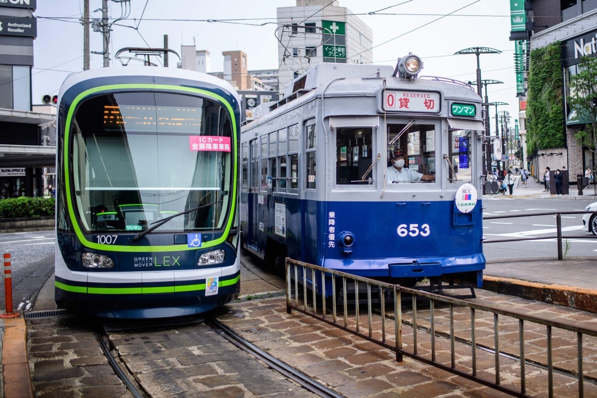 改札なしの「信用乗車」は広がるか 広島電鉄はICリーダー活用で全扉